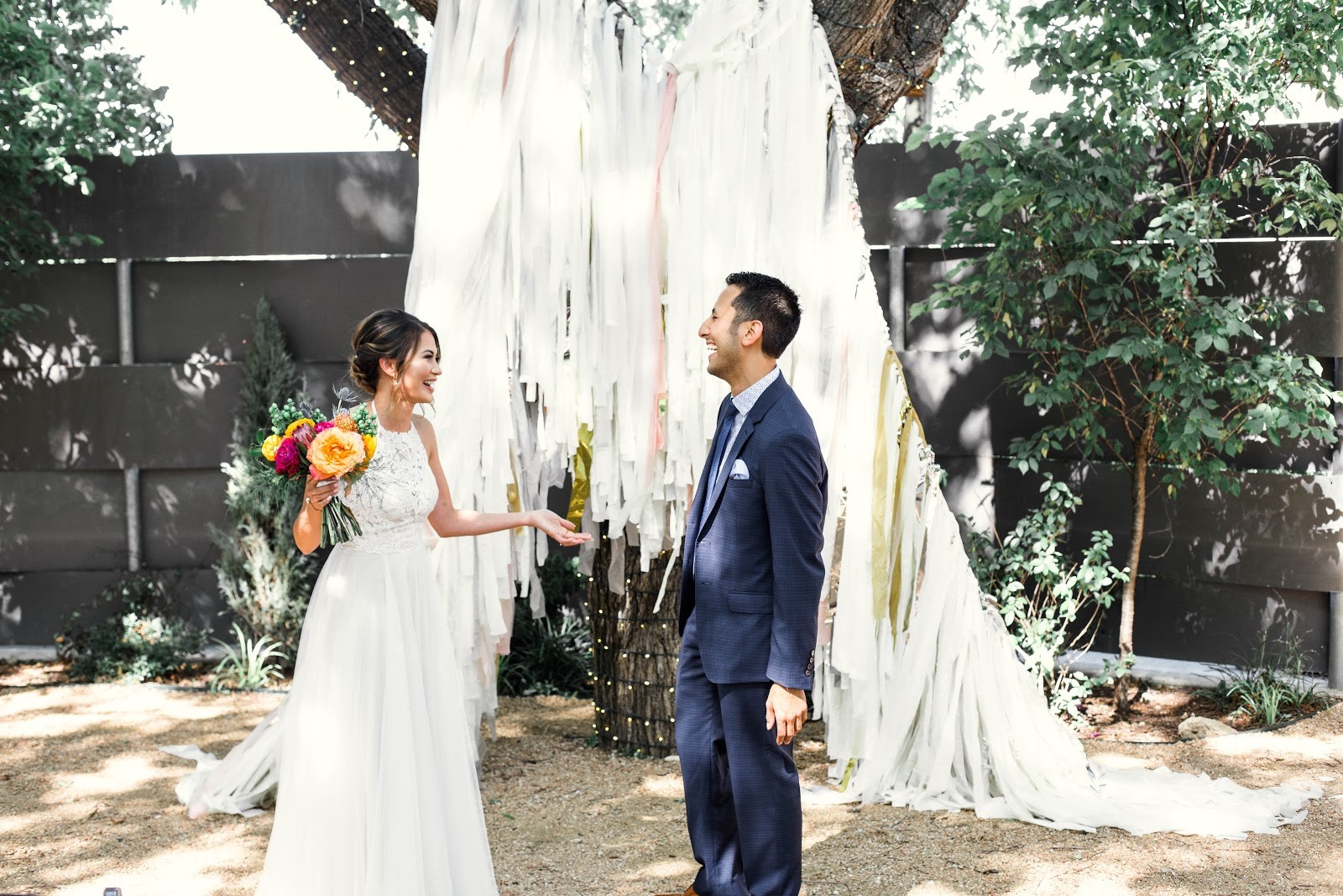 Pros & Cons: First Looks Versus Ceremony